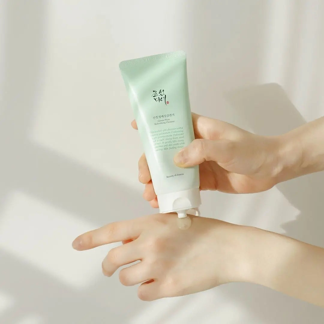 Green plum refreshing cleanser